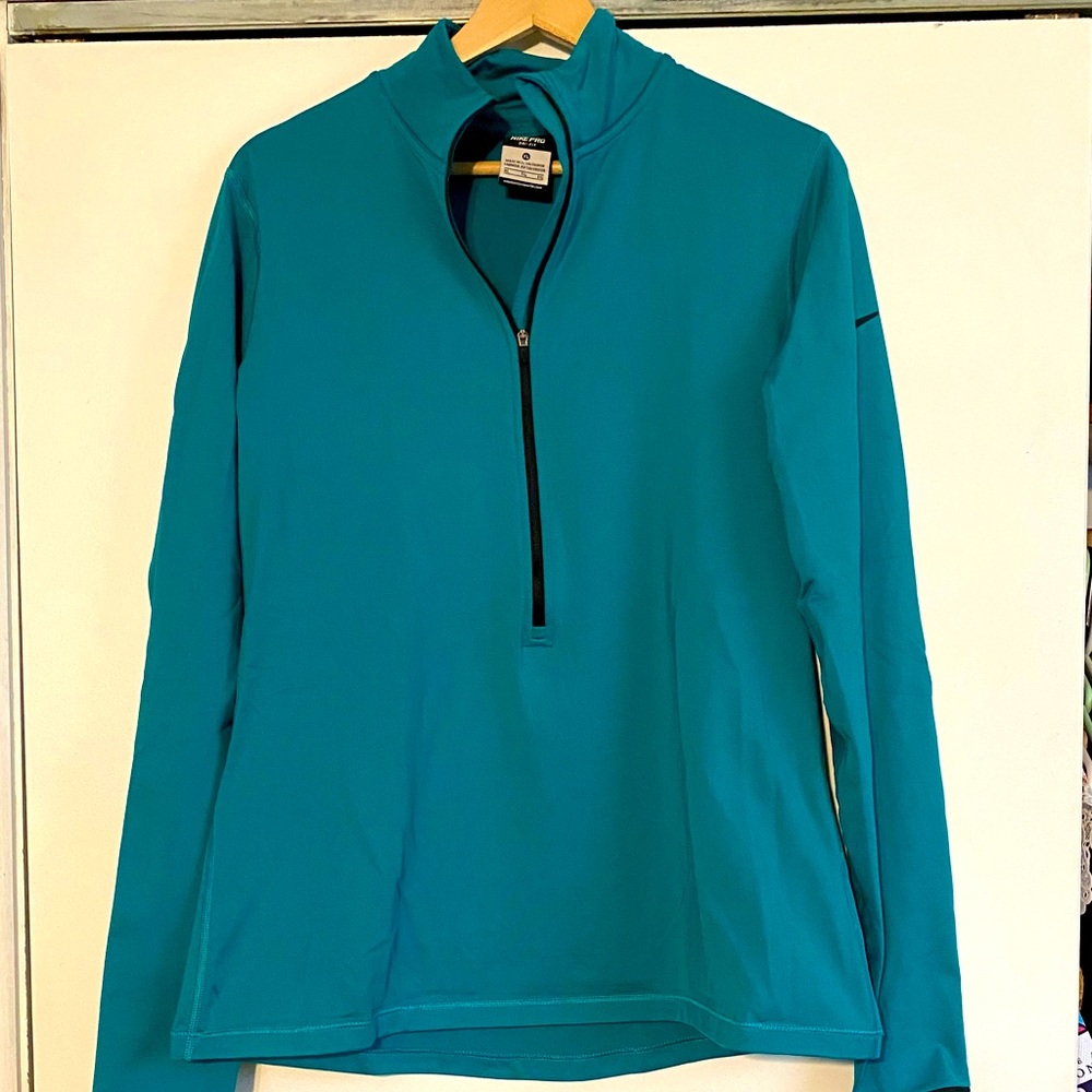Dry Fit  Nike pullover